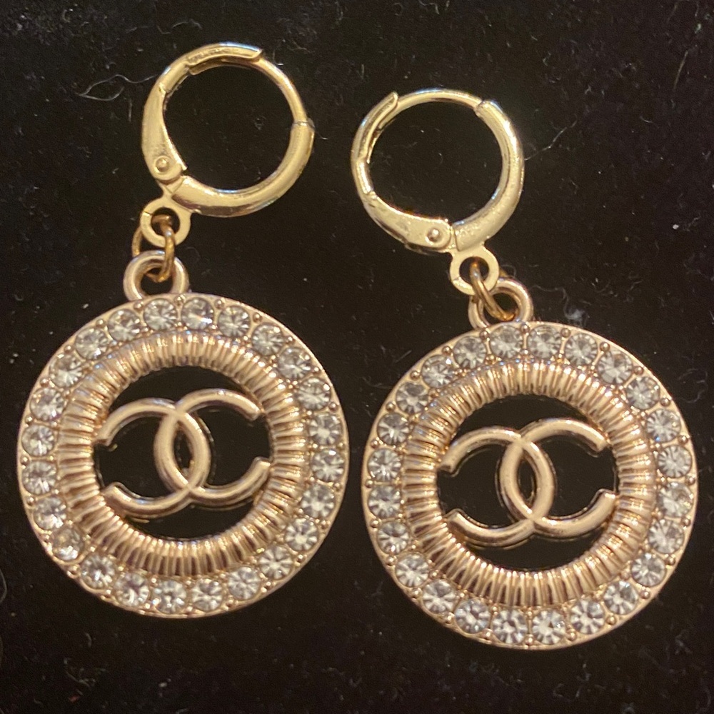 New Designer Style Luxurious Gold and Silver Crystal CC Logo Earrings